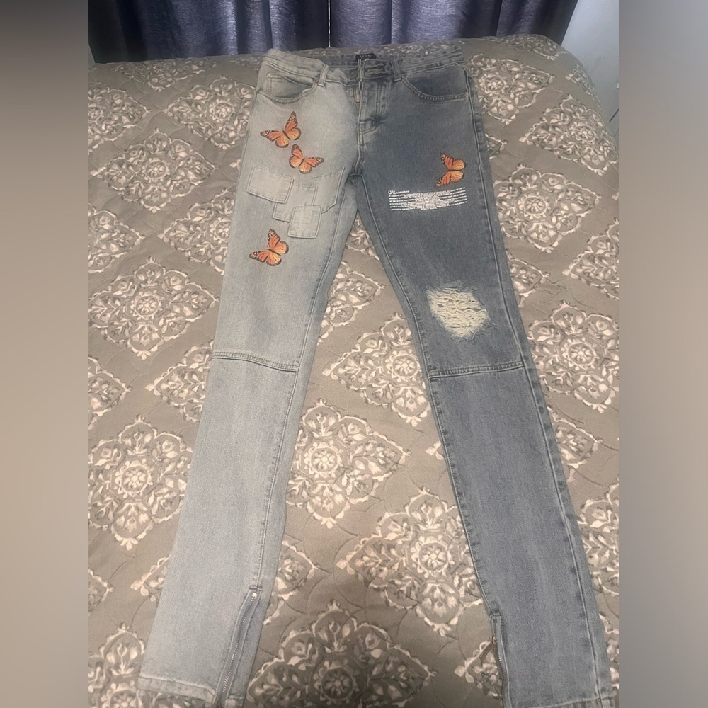 BoohooMAN Tall Skinny Butterfly Jean with Knee Rip